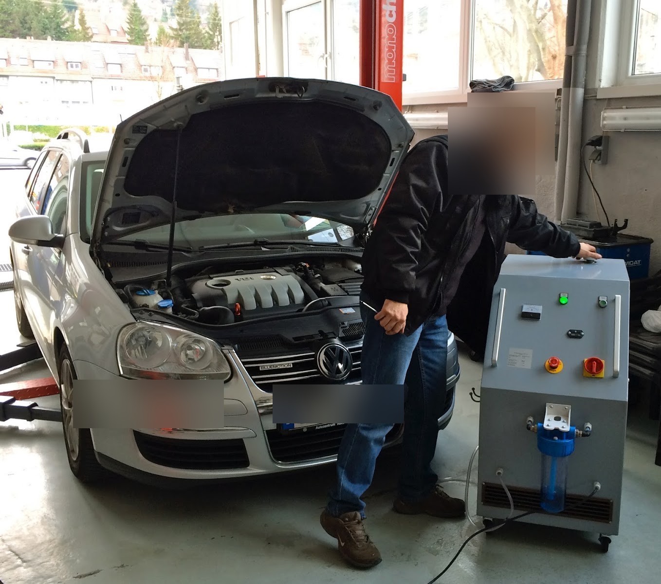 Fahrzeugdiagnose an einem VW in der Werkstatt Auto Molnar
